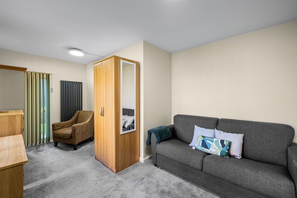 Property photo 1 of 5 0028