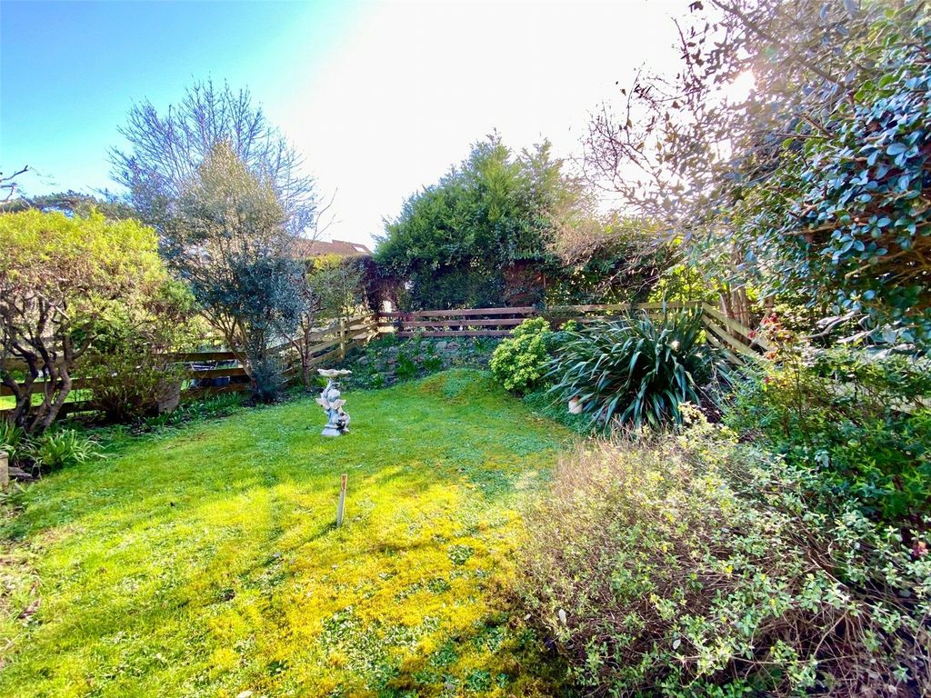 Property photo 2 of 24 Picture No. 37