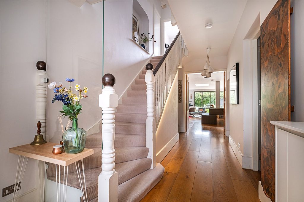 Property photo 3 of 13 Hallway