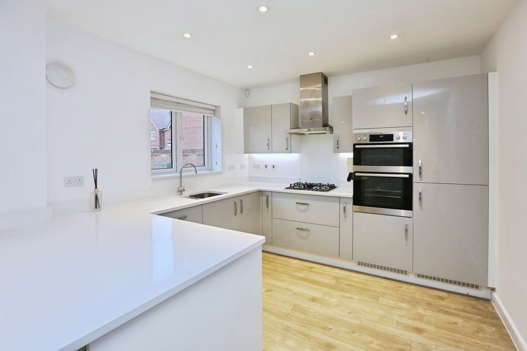 Property photo 2 of 22 Pbox-Img.Jpg