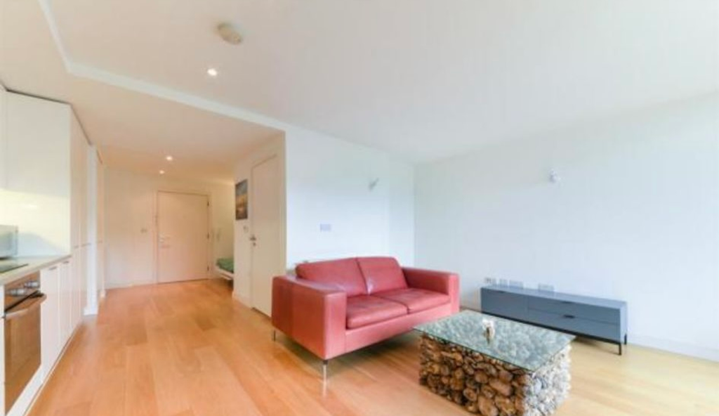 Property photo 1 of 8