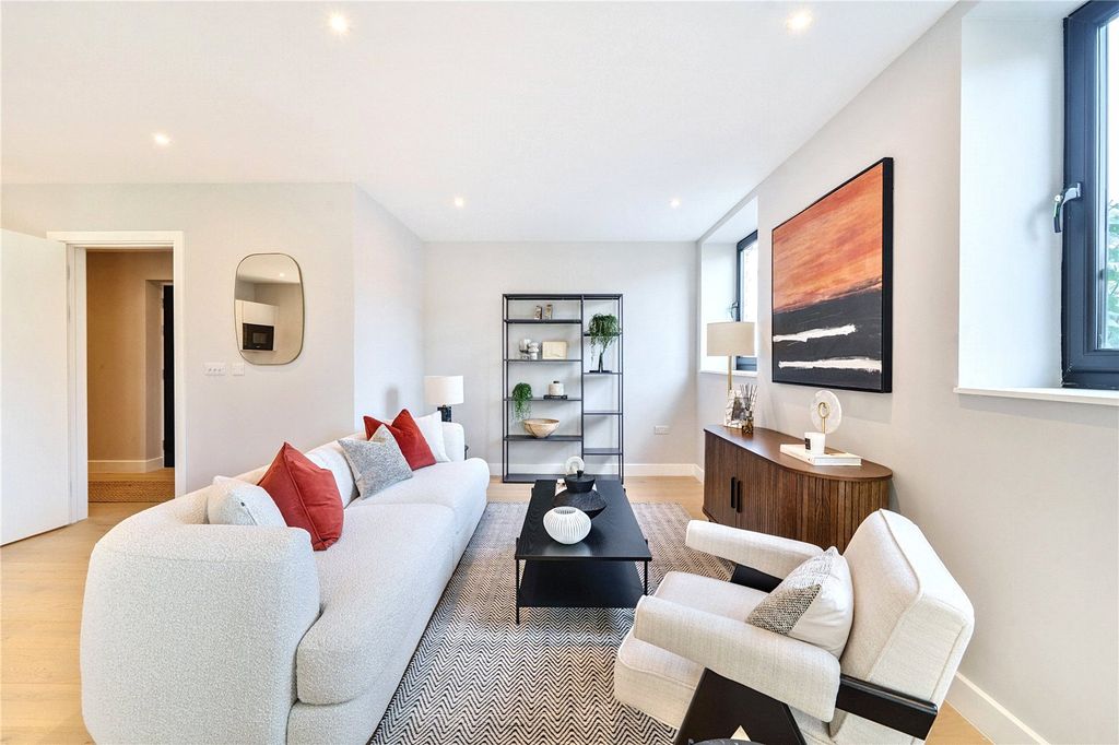 Property photo 3 of 11 Picture No. 24