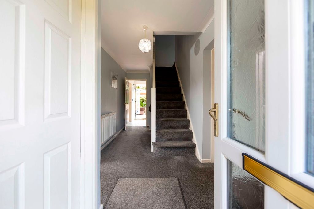 Property photo 3 of 45