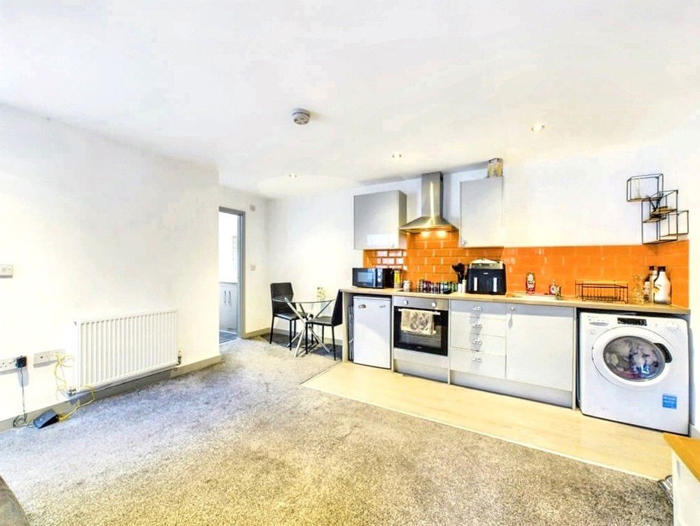 Property photo 3 of 5