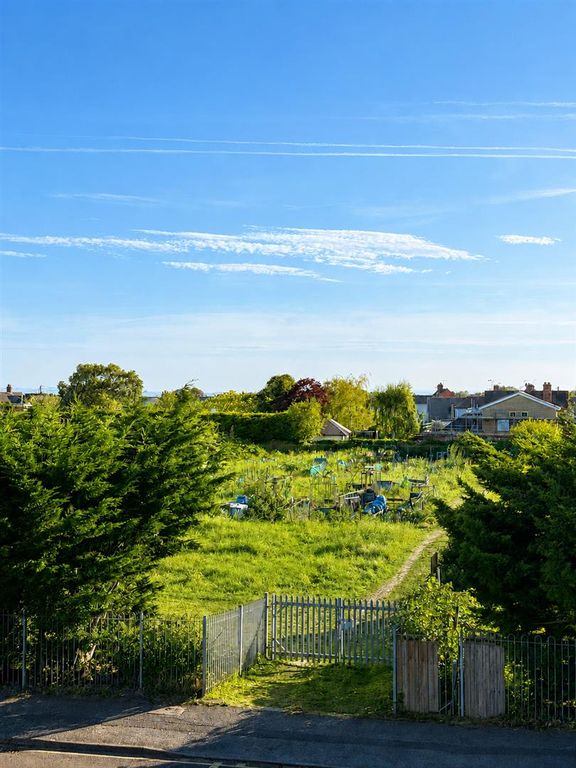 Property photo 2 of 24