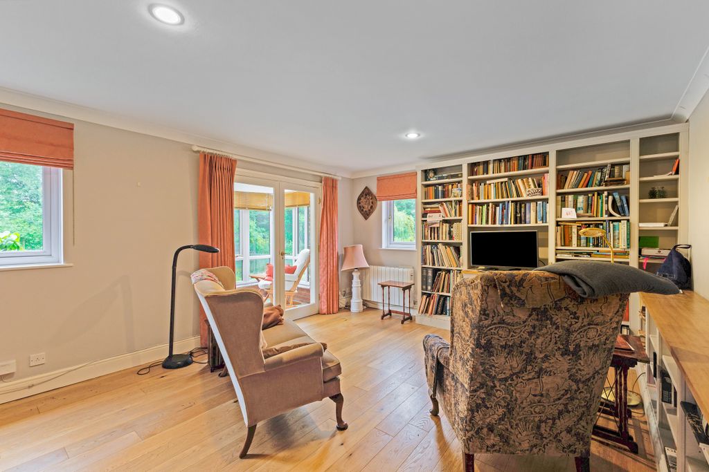 Property photo 3 of 10