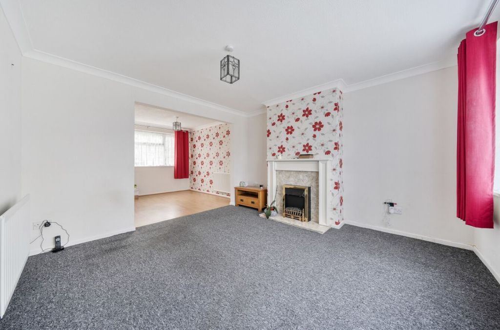Property photo 3 of 19
