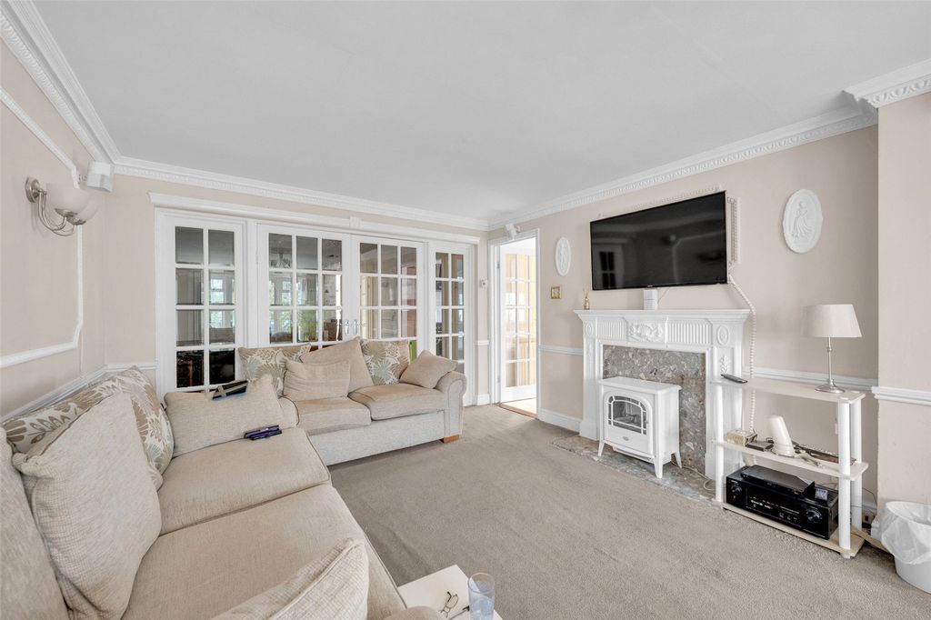 Property photo 2 of 20 Picture No. 17