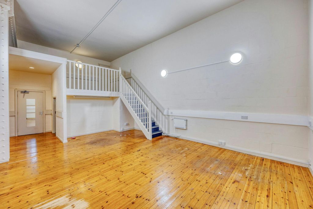 Property photo 2 of 13 Image 2