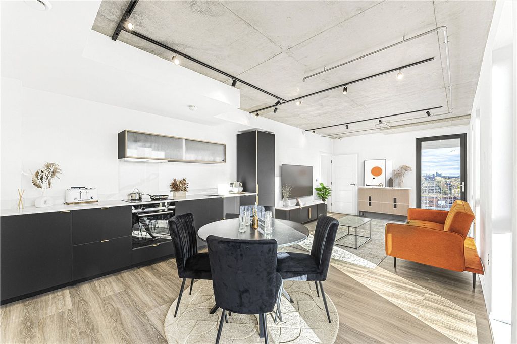 Property photo 2 of 9 Picture No. 11