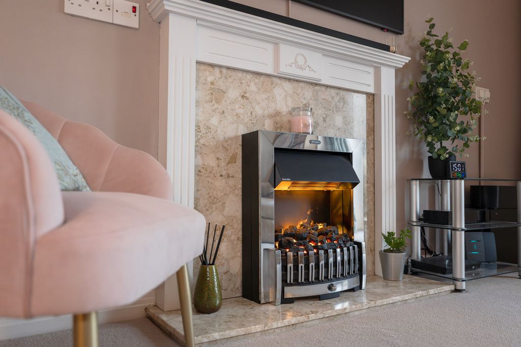 Property photo 2 of 20