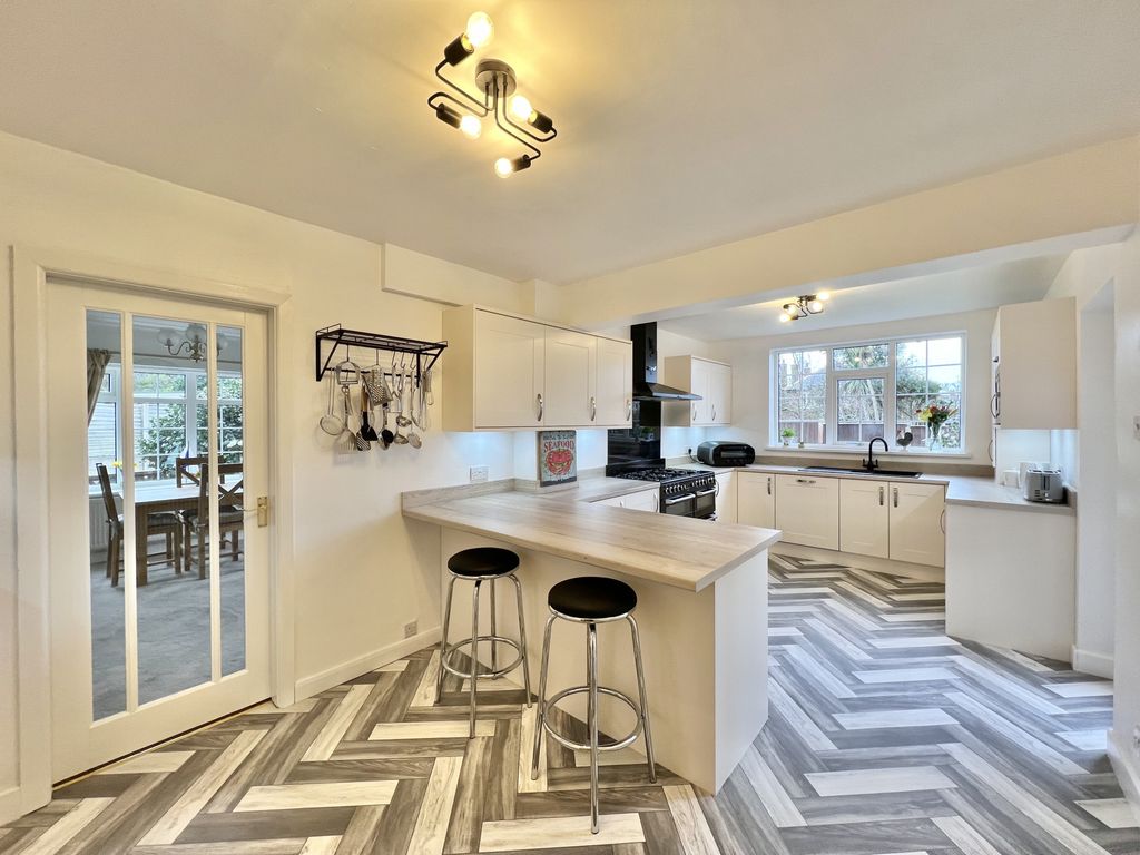 Property photo 2 of 32