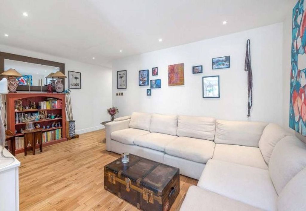 Property photo 1 of 8