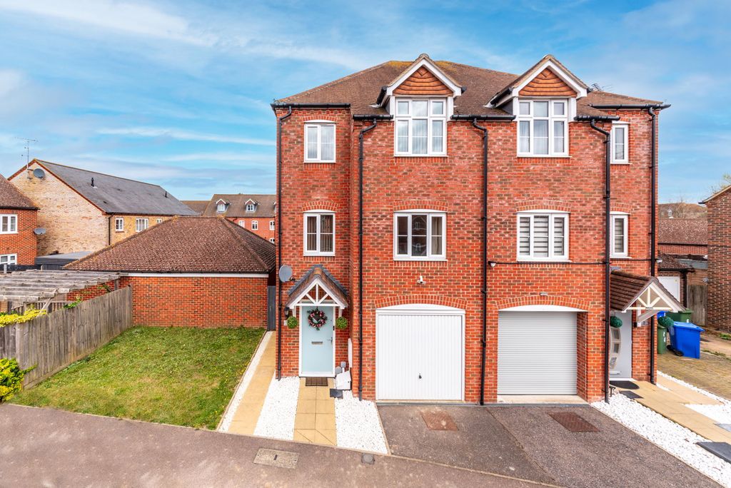 Property photo 1 of 33