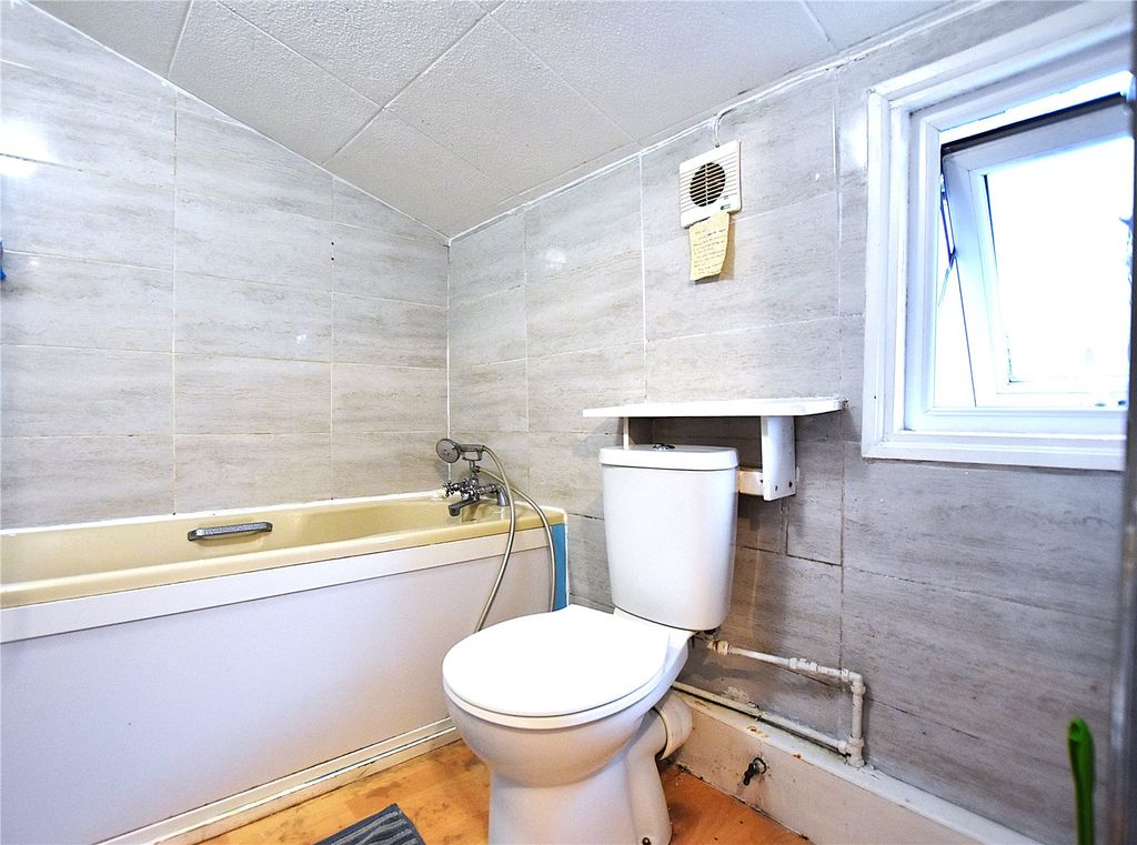 Property photo 3 of 9 Picture No. 15