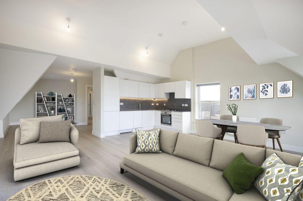 Property photo 1 of 10 Celadon House F5 ...