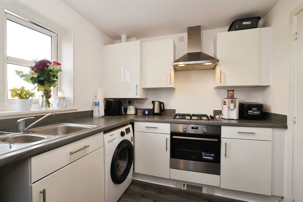 Property photo 2 of 14