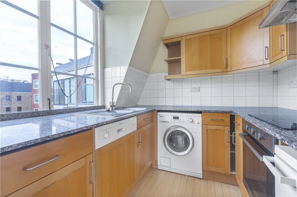 Property photo 2 of 12 Picture No. 10