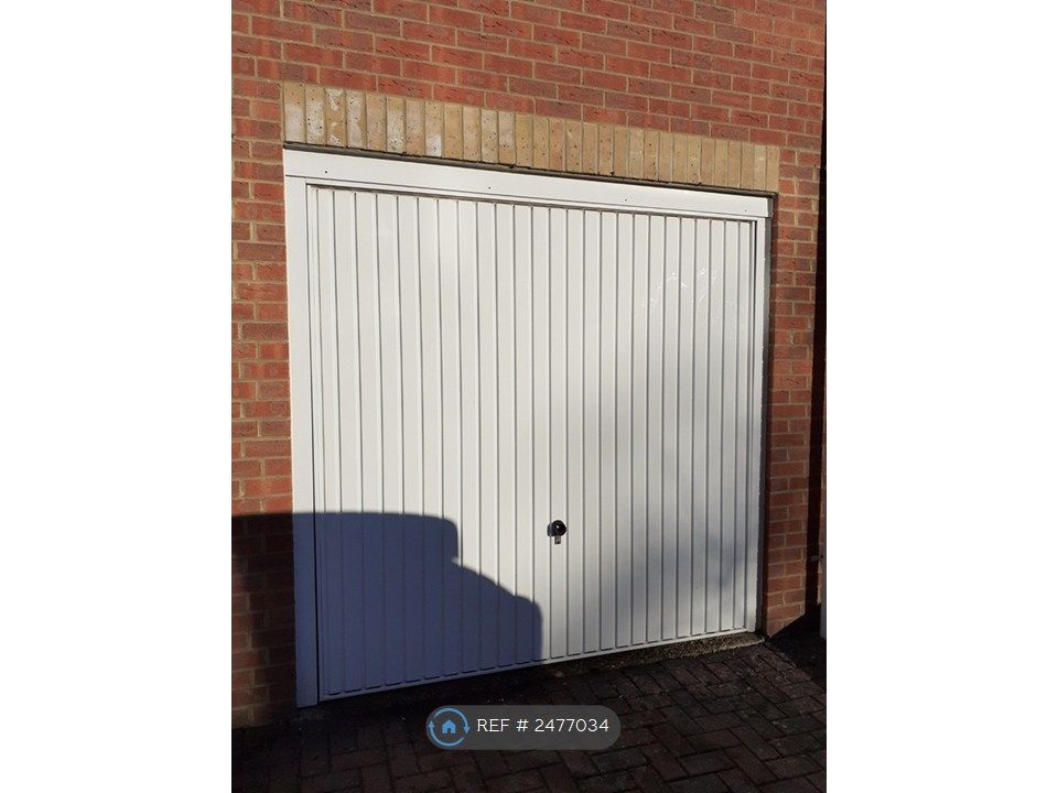 Property photo 3 of 10 Single Integral Garage And Parking Bay