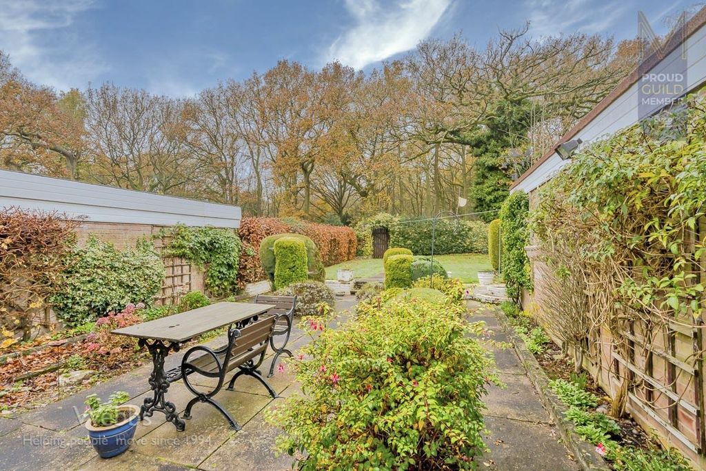 Property photo 2 of 32 Rear Garden
