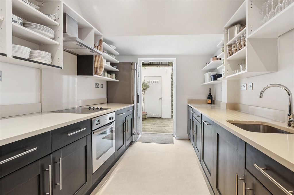 Property photo 3 of 14 Kitchen