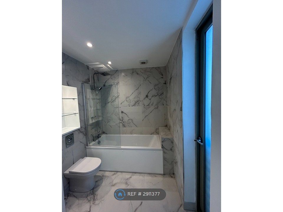 Property photo 1 of 4 Bathroom