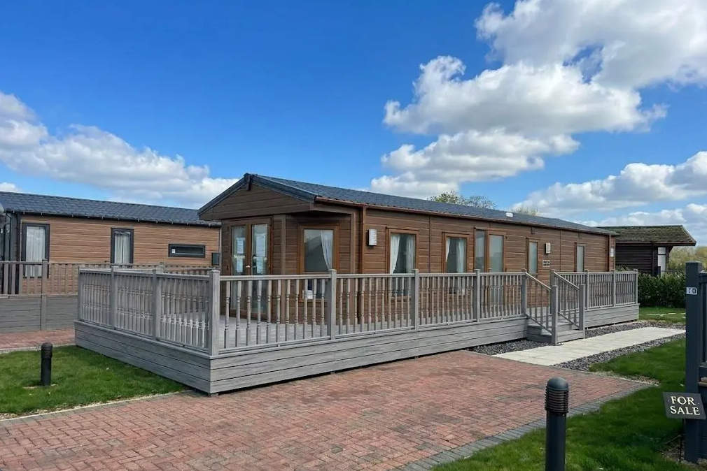 Property photo 1 of 7 Oakwood Diamond Holiday Lodge Exterior With Large Decking And Private Driveway