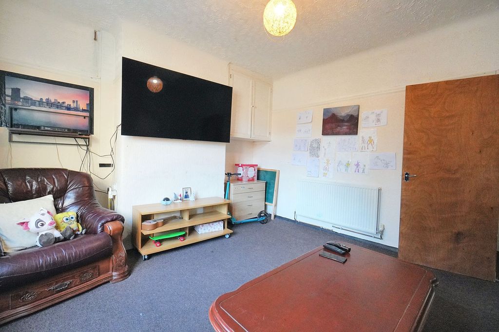 Property photo 3 of 18