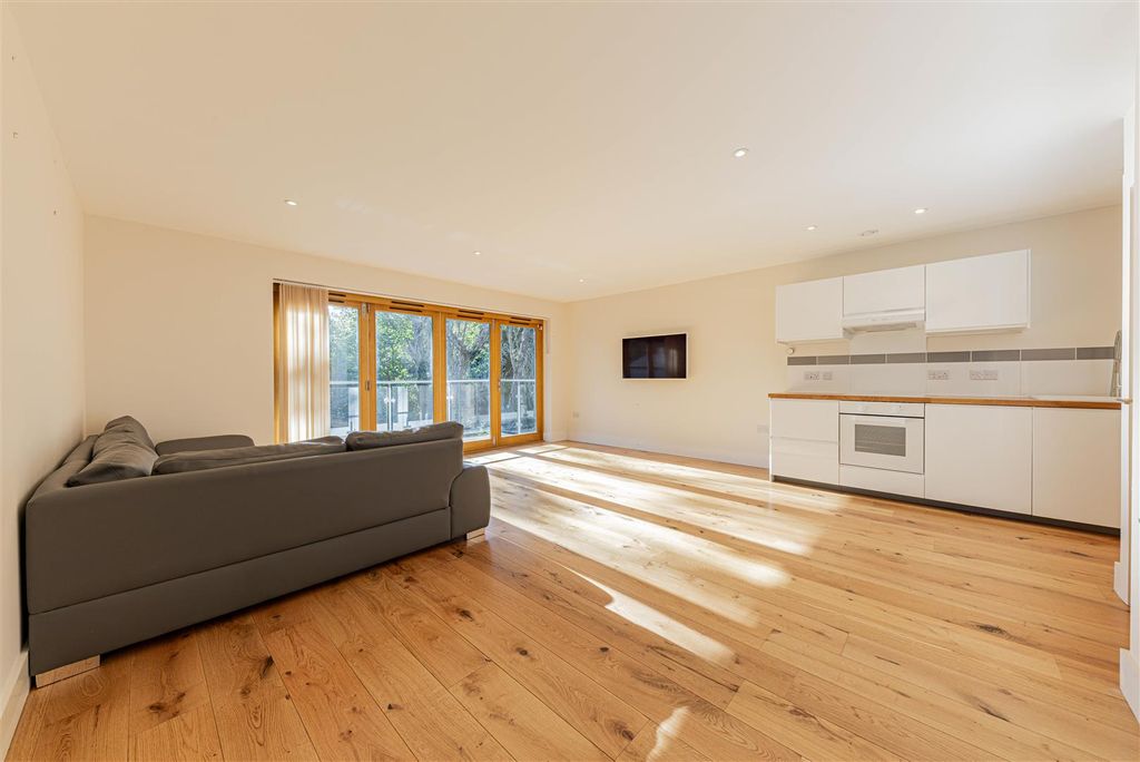 Property photo 3 of 13 L J Imaging-12.Jpg