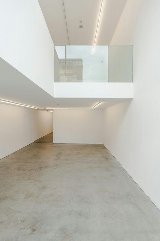 Property photo 3 of 9 205 Royal College Street5.Jpg