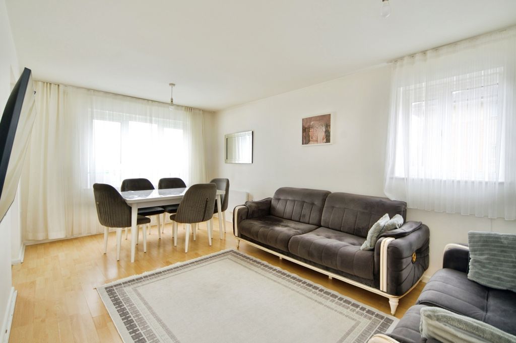 Property photo 2 of 22 Pbox-Img.Jpg