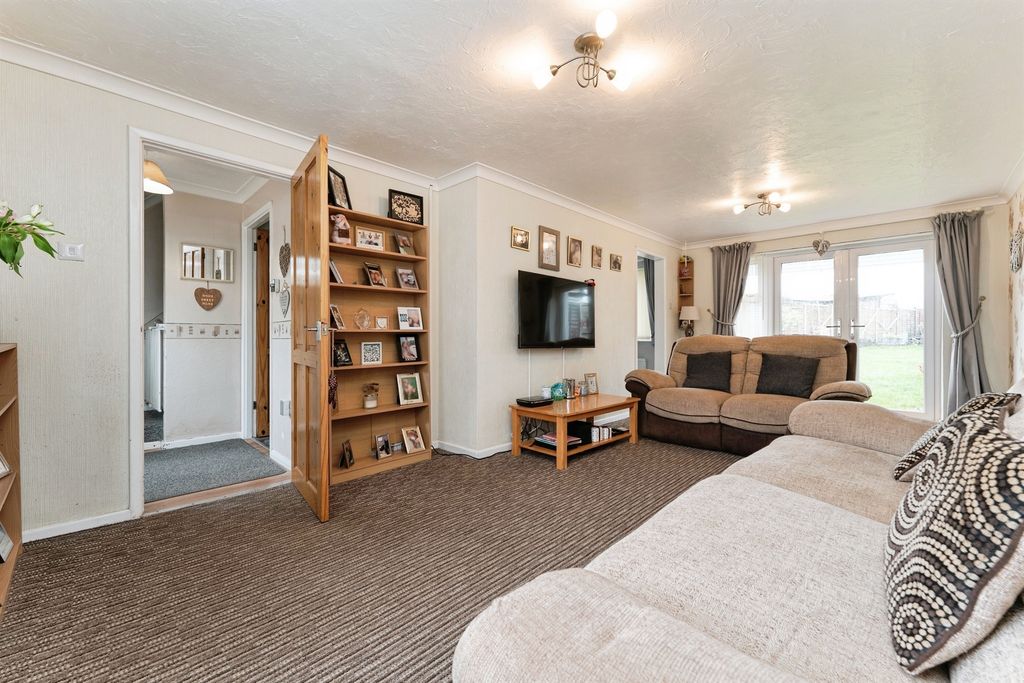 Property photo 3 of 15