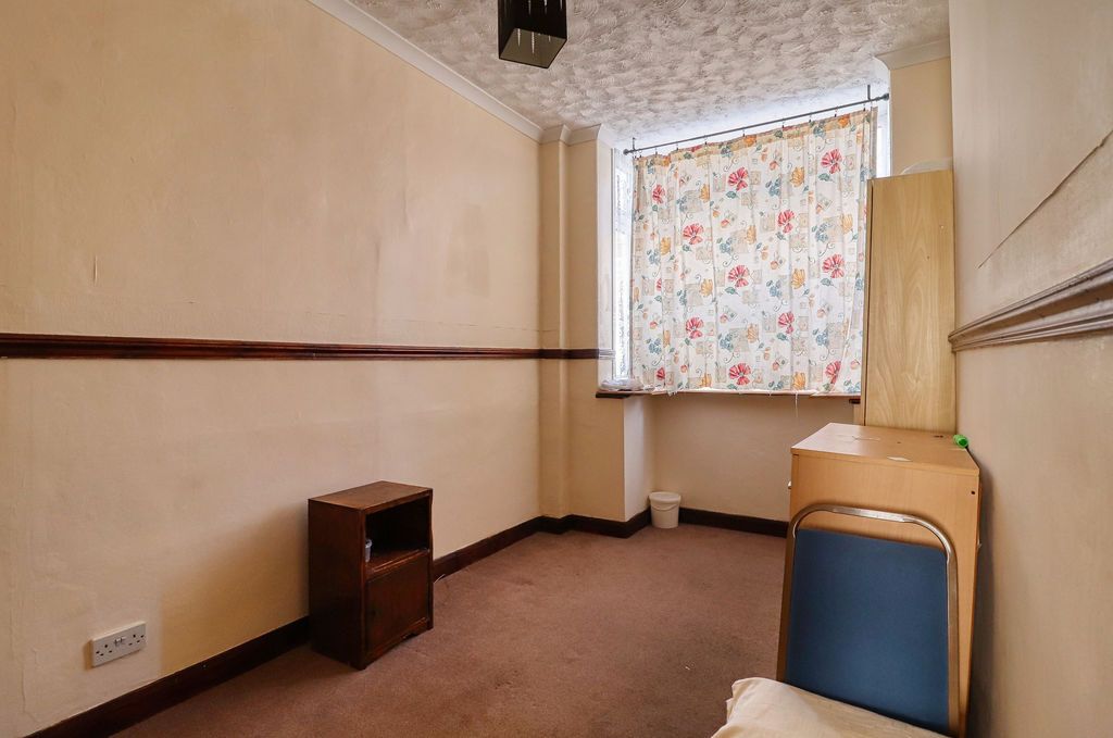 Property photo 2 of 9 Lounge