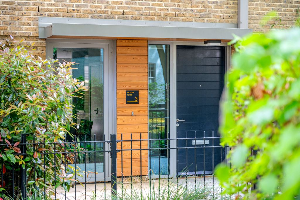 Property photo 2 of 51 Victory_Place_20