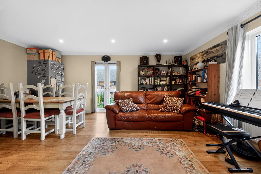 Property photo 3 of 12