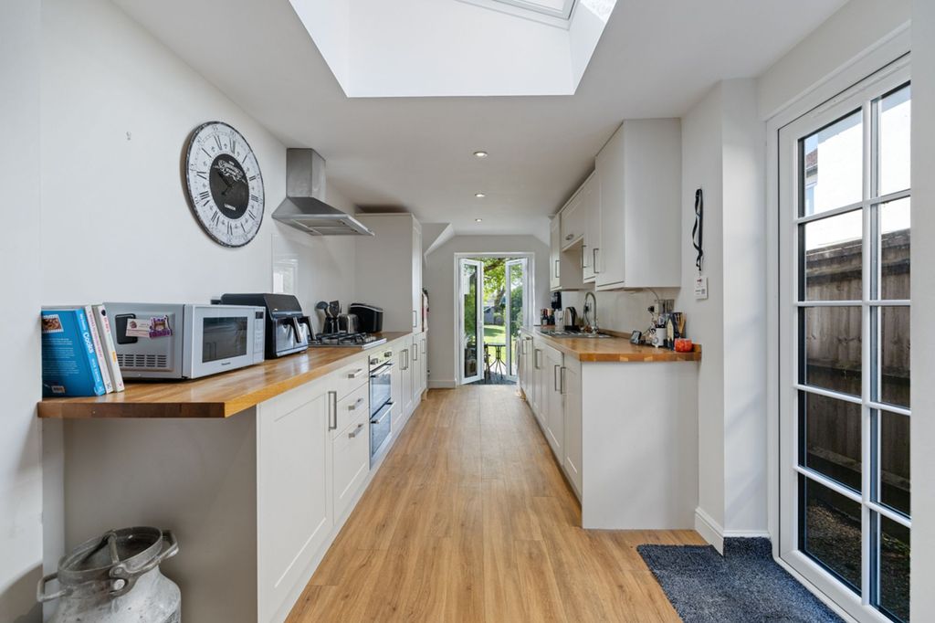 Property photo 2 of 19