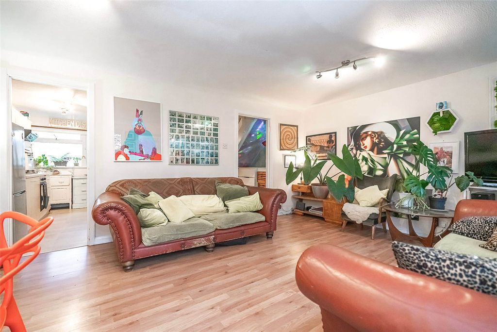 Property photo 3 of 15 Reception E