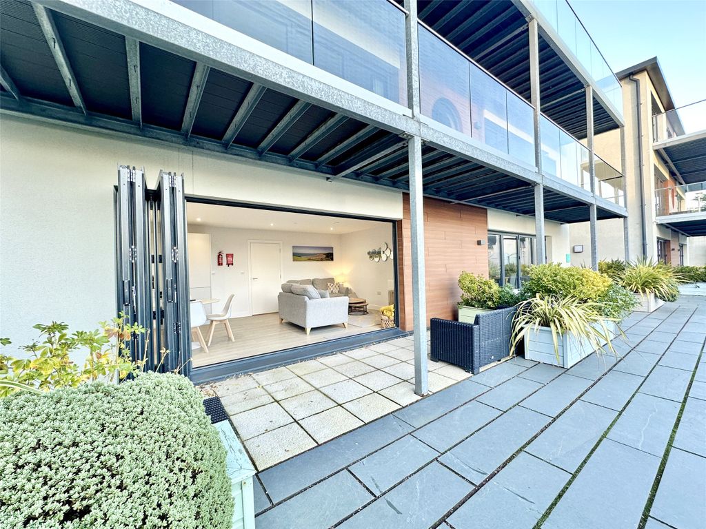 Property photo 3 of 29 Picture No. 01