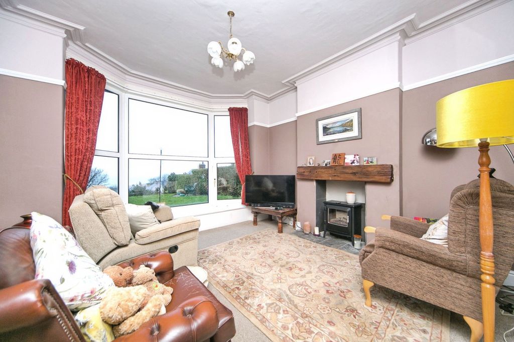 Property photo 3 of 32