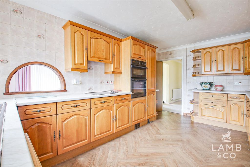 Property photo 3 of 16