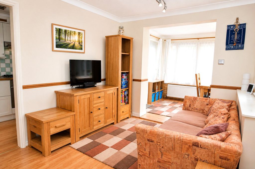 Property photo 3 of 9 Picture No. 20