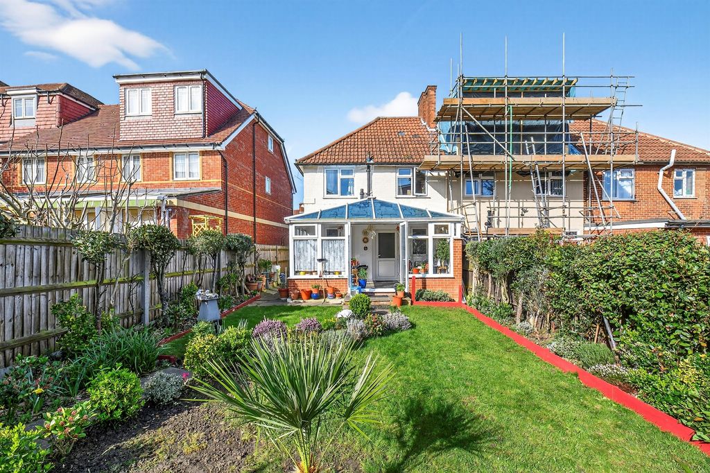 Property photo 3 of 10