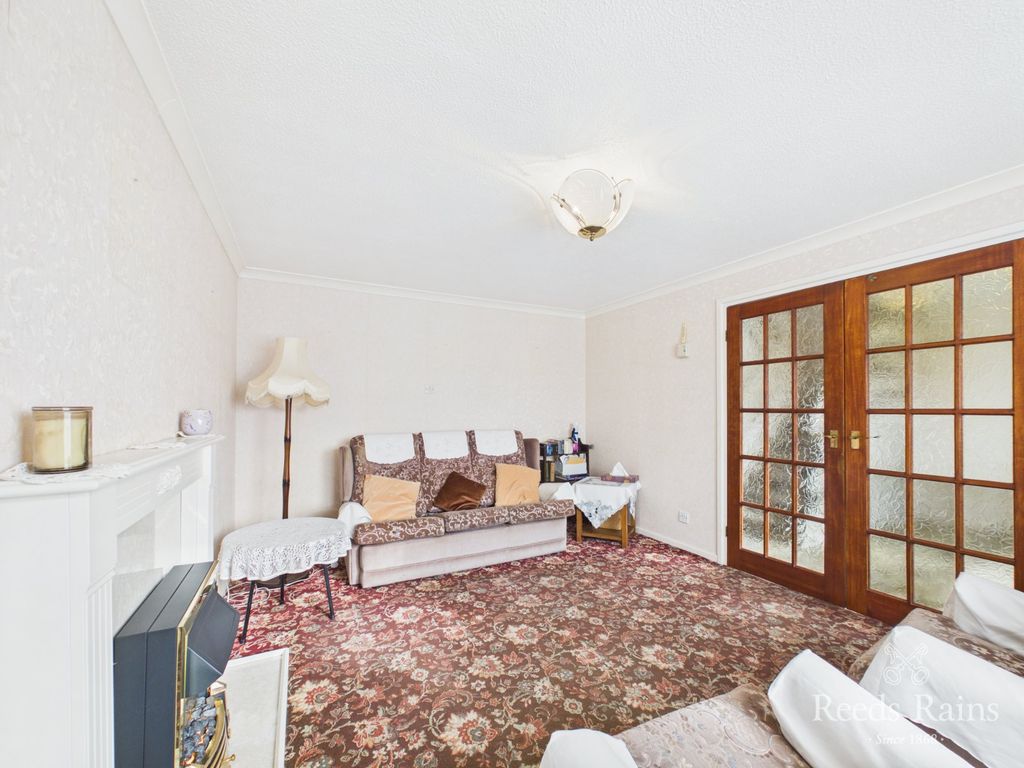 Property photo 3 of 22 Sitting Room