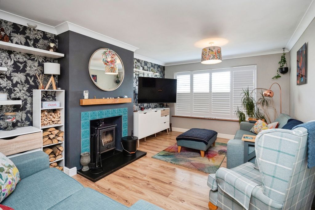 Property photo 3 of 39 Pbox-Img.Jpg