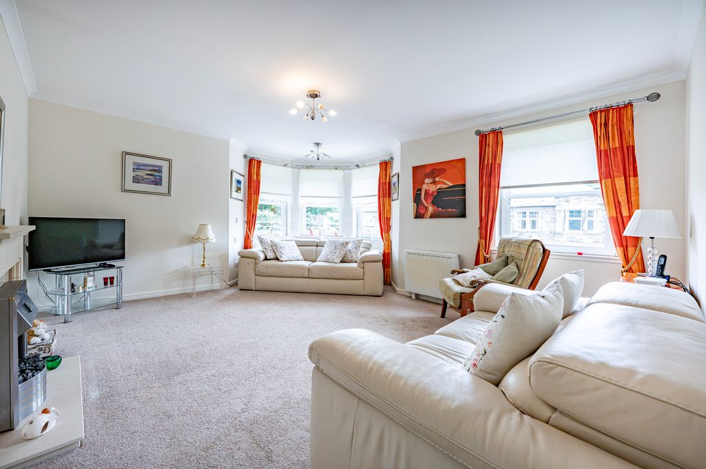 Property photo 2 of 32