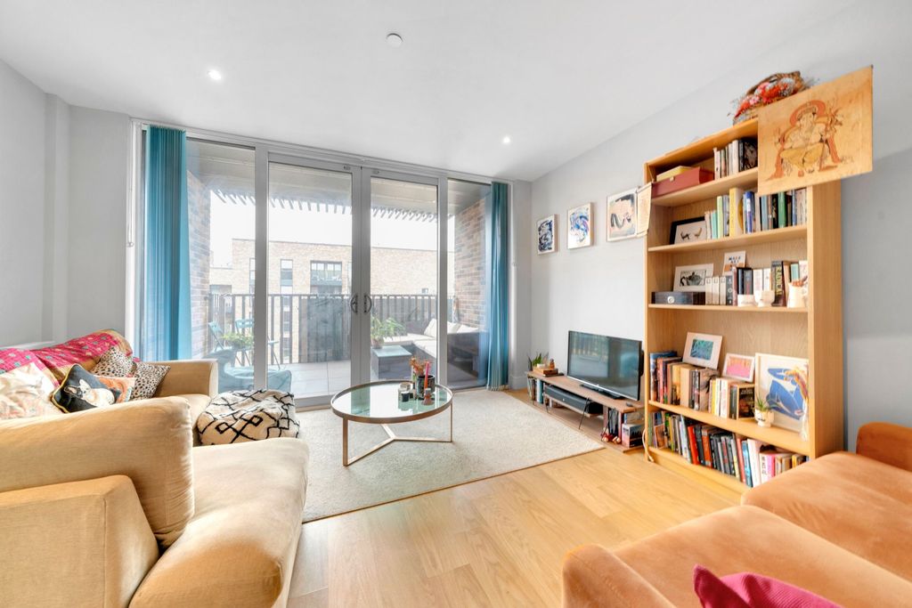 Property photo 1 of 11
