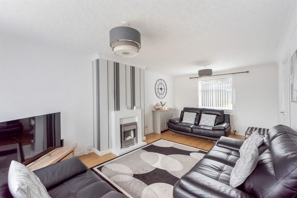 Property photo 2 of 21 01.Jpg