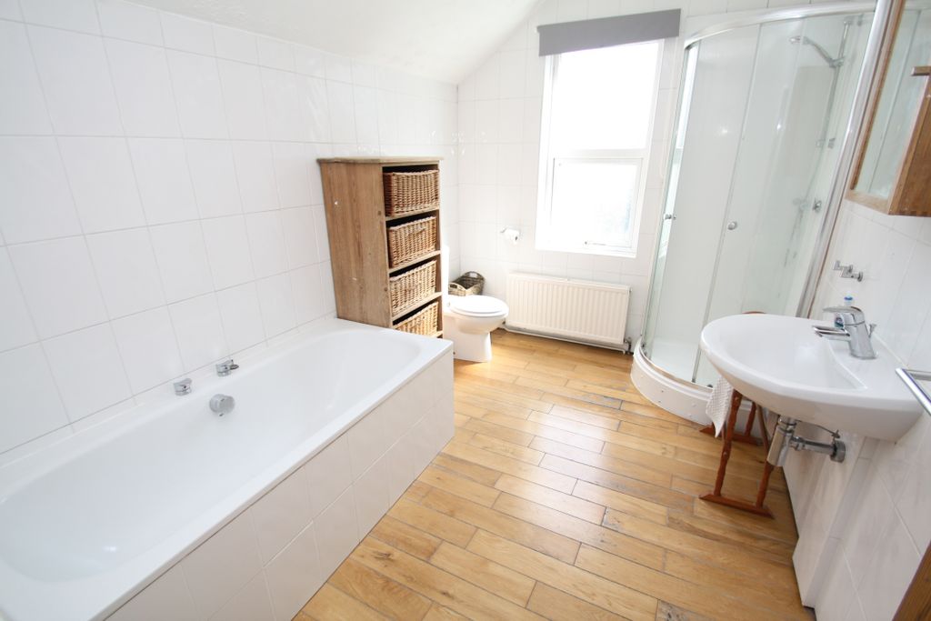 Property photo 2 of 6 Bathroom