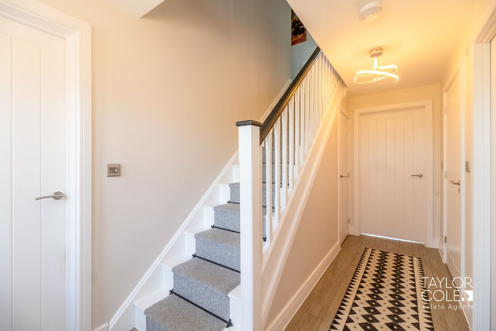Property photo 2 of 31