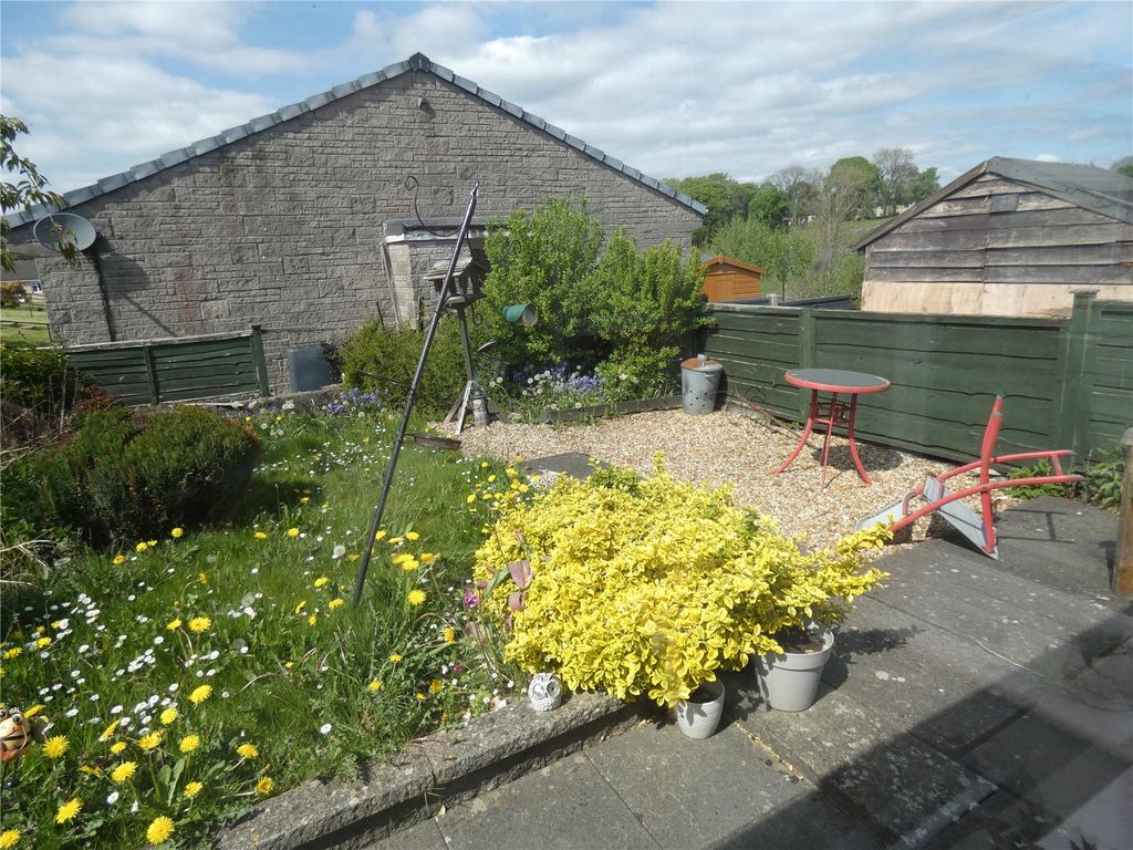 Property photo 2 of 21 Garden